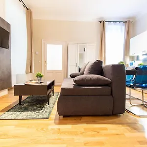 https://check-lindengasse.vienna-besthotels.com